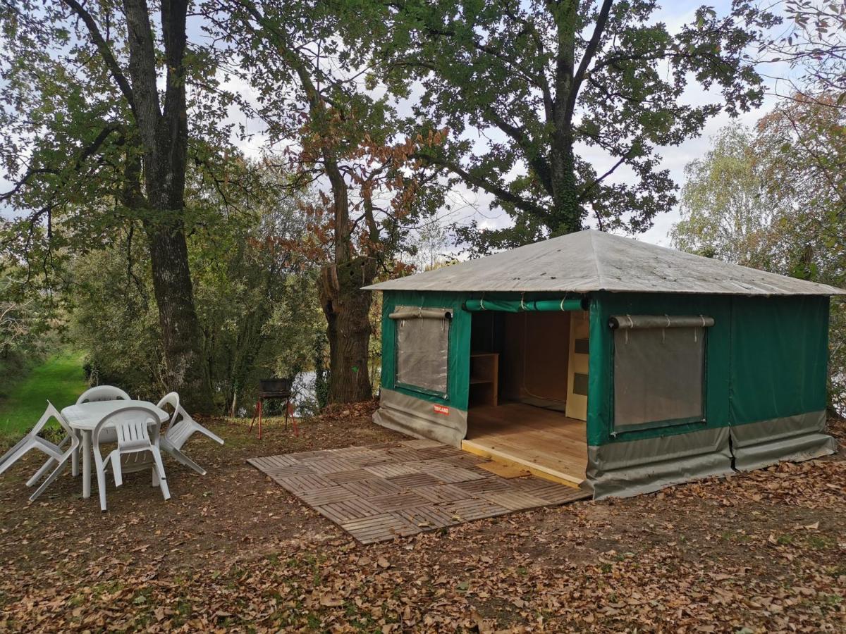 Camping De La Chagnee Saint-Aubin-le-Cloud Exterior photo